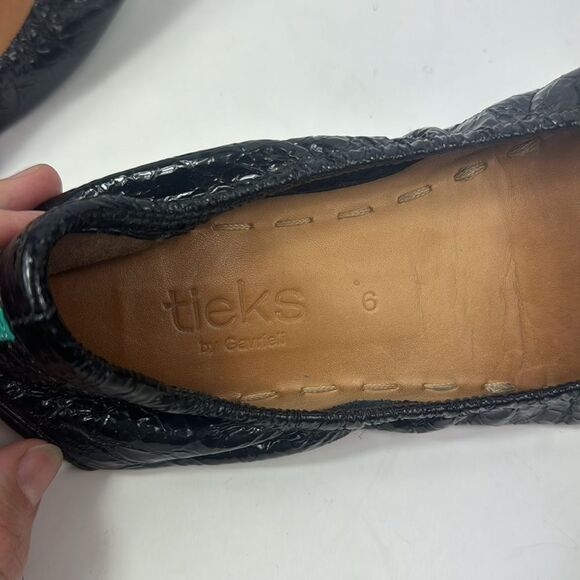 Tieks Black Patent Leather Women's Flat Shoes - Picture 11 of 12